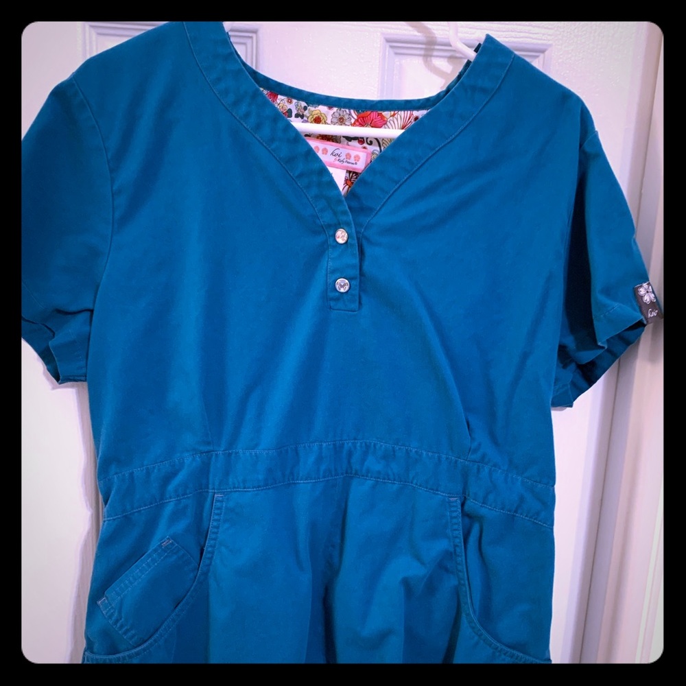 Koi scrub top